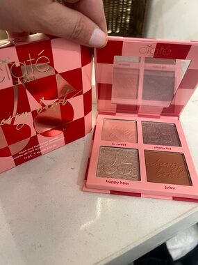 Ciaté Cherry Bomb Blush & Highlight Palette - Pink, Mauve, Champagne, Brown